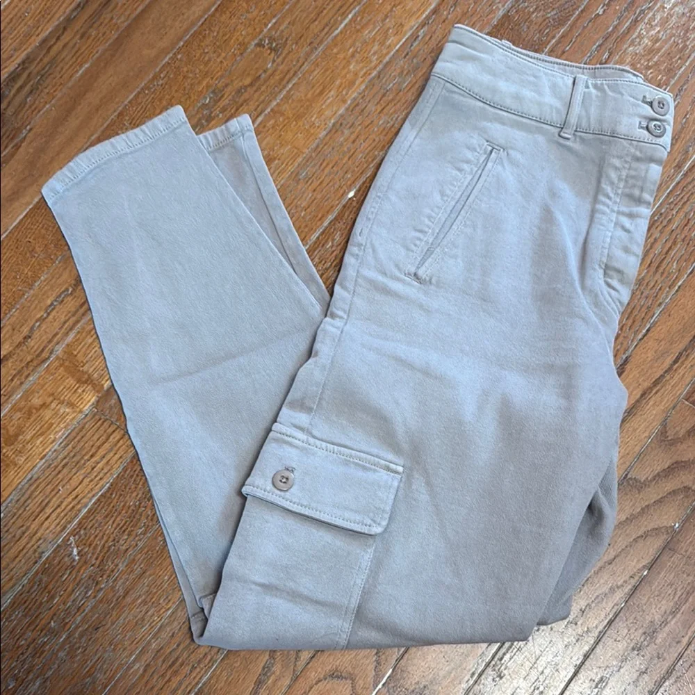 Aritzia Cargo Pants - Picture 1 of 5